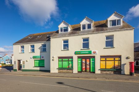 A photograph of the Londis shop on the seafront in Broad Haven also known as Seaview Minimarket